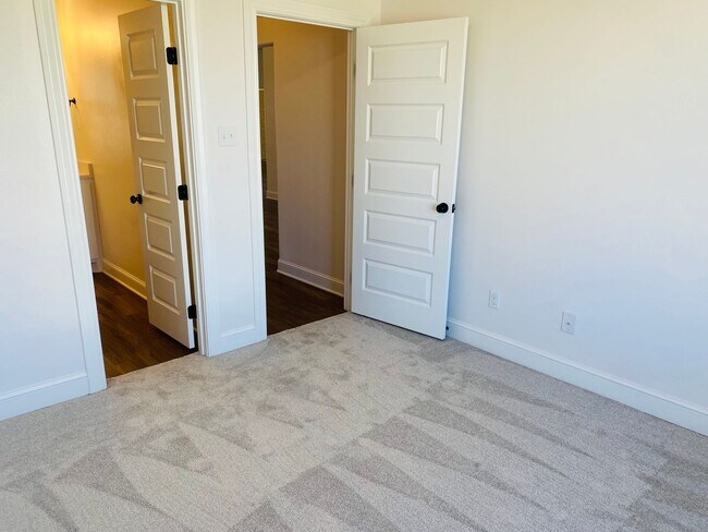 Building Photo - 4 bed 3 Bath Beautiful - Cooper ISD
