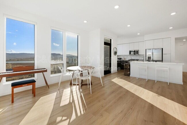 Building Photo - 52 Kirkwood Ave