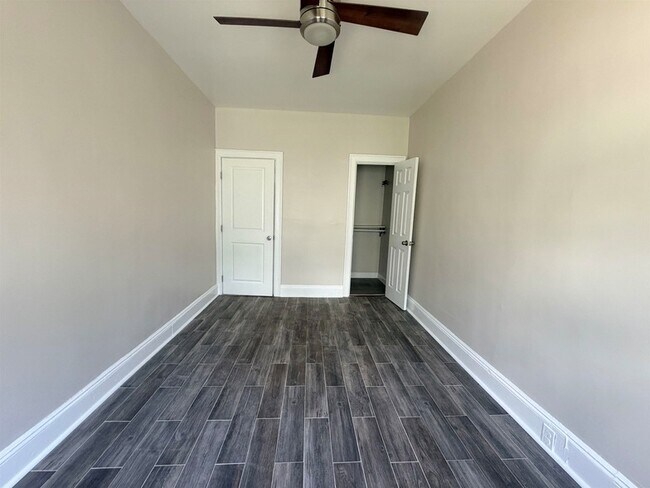 Building Photo - 138 W 30th St