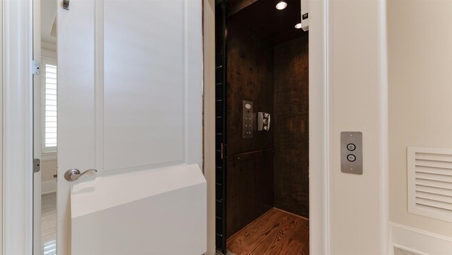 Building Photo - 1700 Sunset Blvd