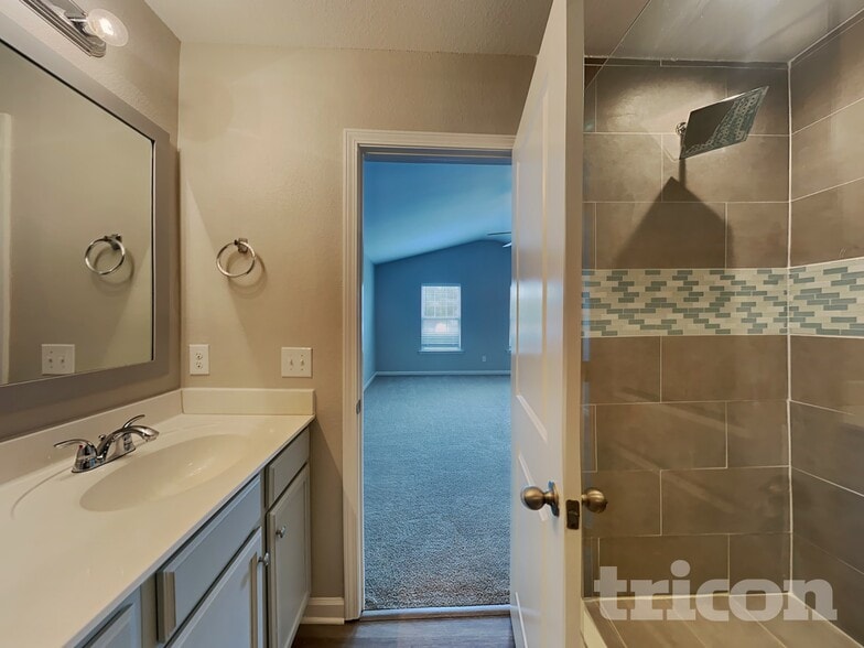 Building Photo - 317 Persian Ct