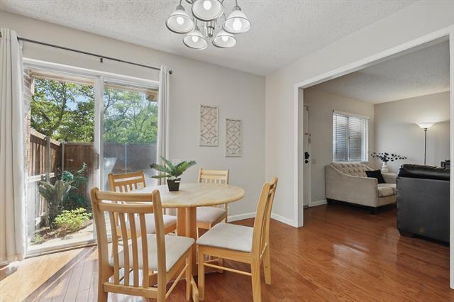 Building Photo - 2700 Stonehaven Ct