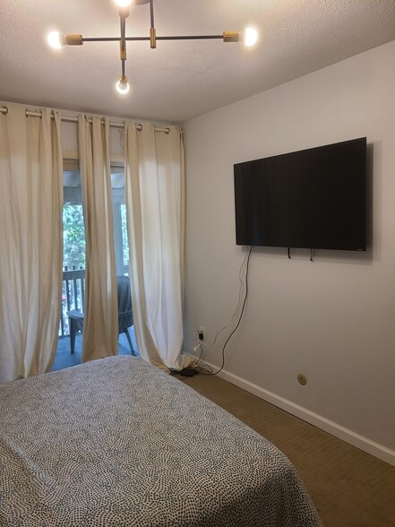 Bedroom access to balcony - 2707 Valmont Rd #307A