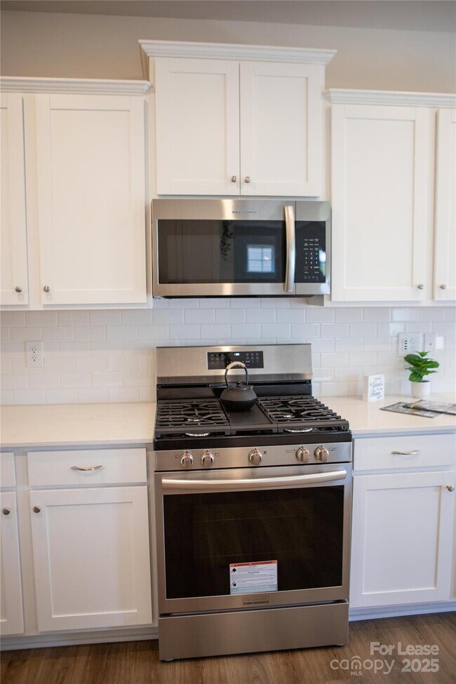 Building Photo - 13020 Lannister Dr