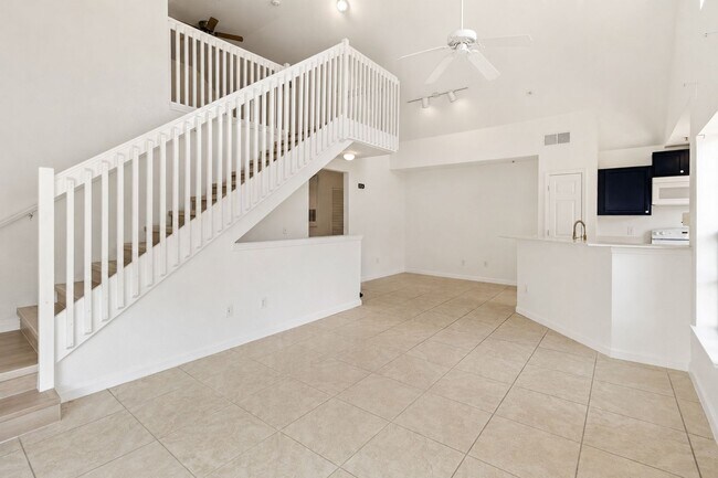 Building Photo - 9157 Lee Vista Blvd