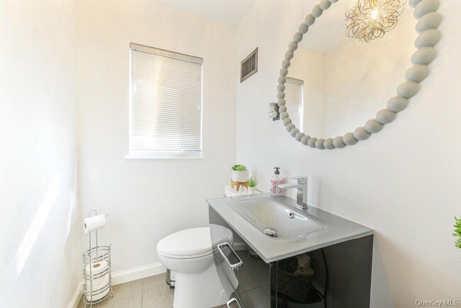 Building Photo - 972 South End