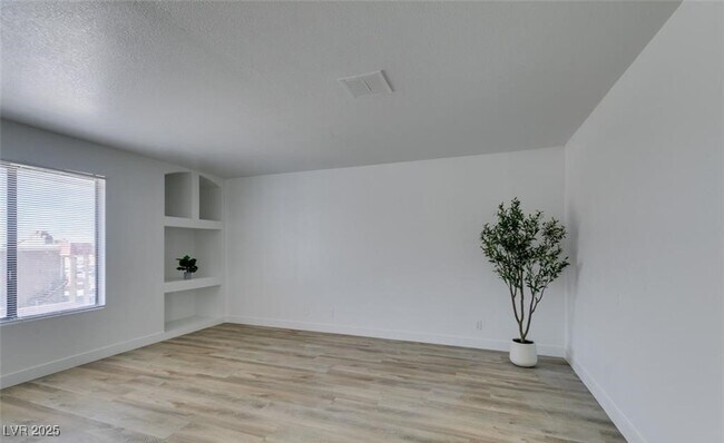 Building Photo - 6932 Kilgore Dr