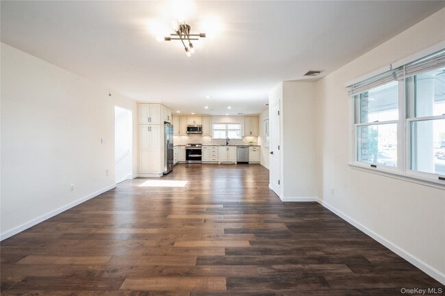Building Photo - 138 Woodside Ave