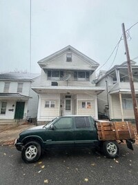 Building Photo - 2 Bedroom 1 Bathroom