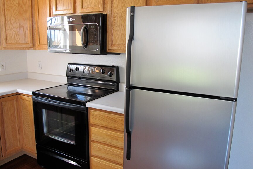 Building Photo - 1662 S Deframe St