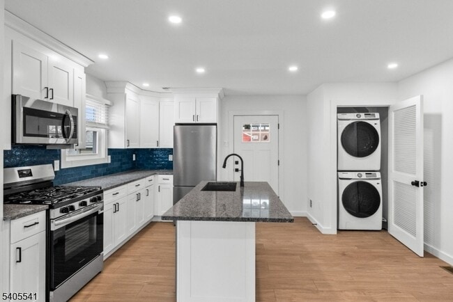 Building Photo - 80 Anderson St