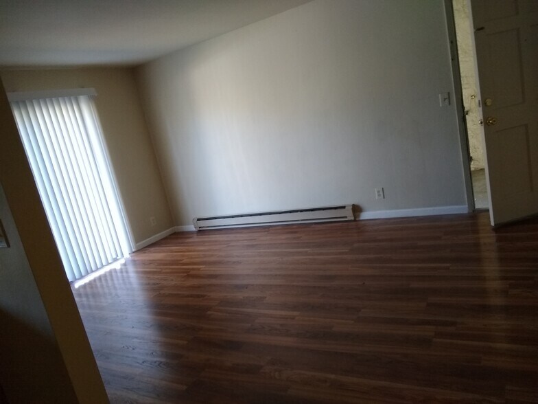 Building Photo - 825 Kiely Blvd