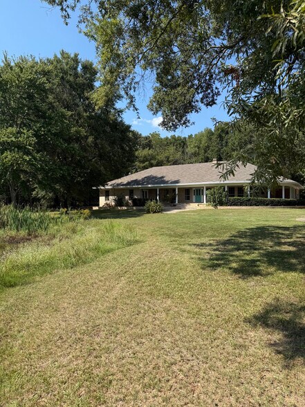Building Photo - 19 Turtle Pond N