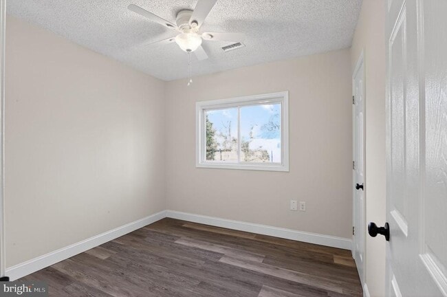 Building Photo - 32 Rosewood Rd