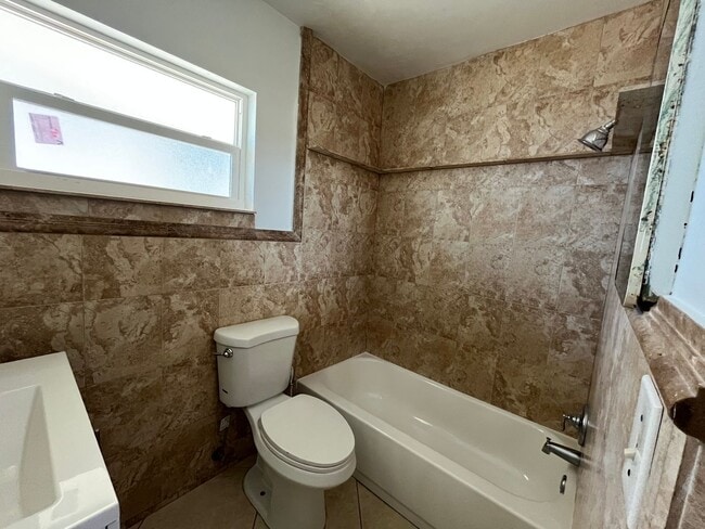 Building Photo - 2154 Inner Cass Cir