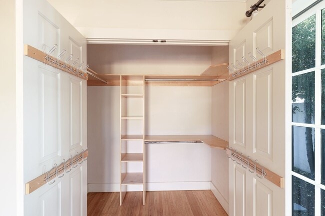 Building Photo - 3-Bed + 2-Bath Home | Midtown Ventura | Unfurnished