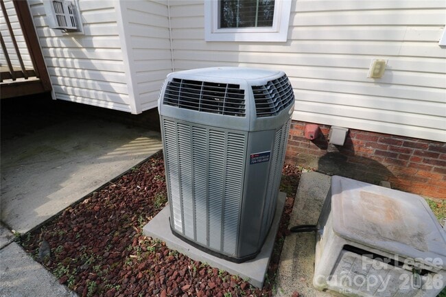 Building Photo - 166 Oak Haven Pl NW