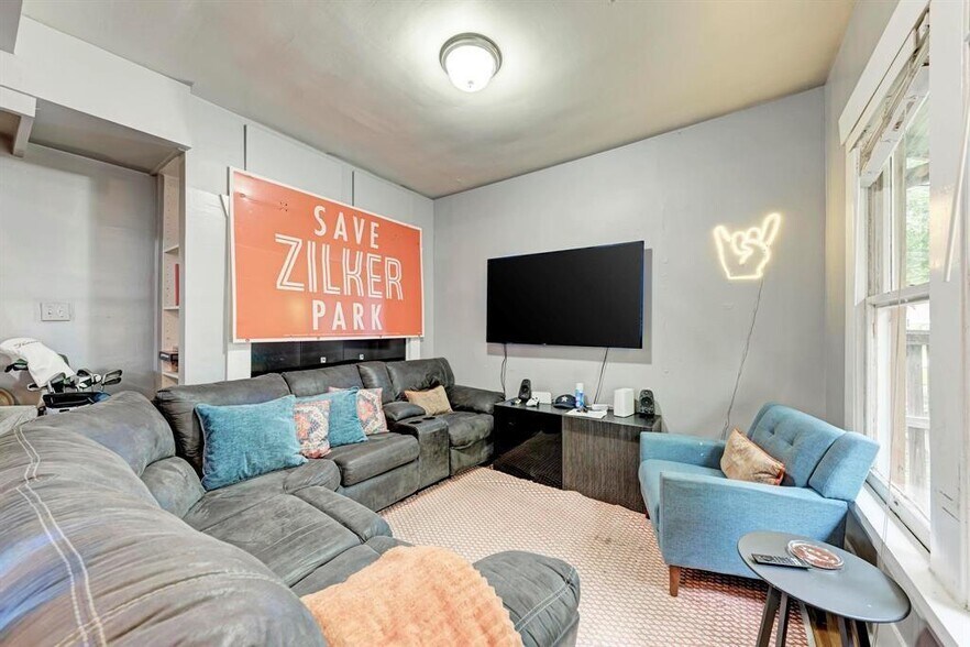 Building Photo - 2834 Salado St