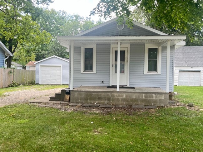 Building Photo - 511 N Garfield Ave