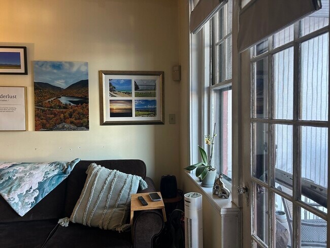 Building Photo - 2039 Commonwealth Ave