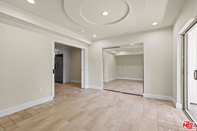 Building Photo - 1446 Armacost Ave