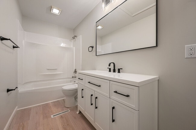 Building Photo - 2891 Kenton Rd