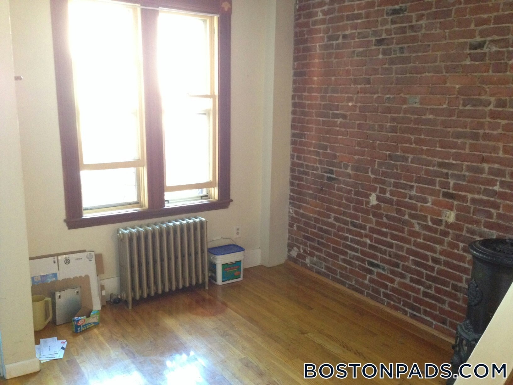 Building Photo - 36 Sussex St