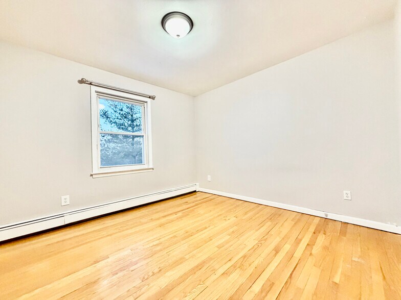 Building Photo - 55 Gunther Ave