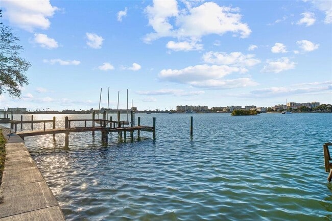 Building Photo - 7160 Shore Dr S