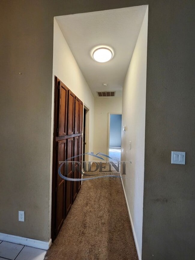 Building Photo - 3 bedroom, 2 bath house