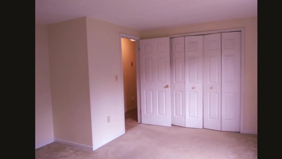 Master Bedroom - 105 Osborne Ave