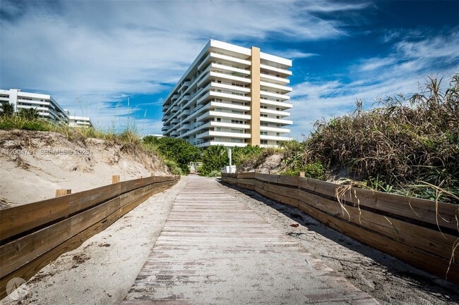 Building Photo - 177 Ocean Ln Dr