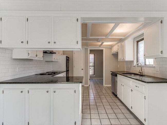 Building Photo - 509 Bluegrass Ln