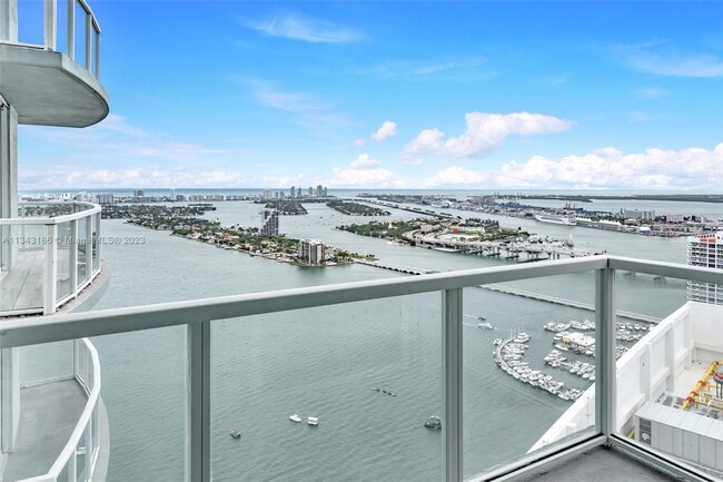 Building Photo - 1900 N Bayshore Dr
