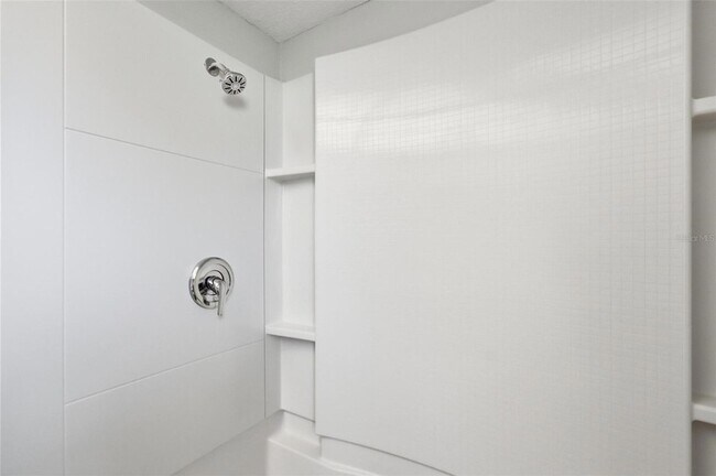 Building Photo - 8 Blakeport Ln