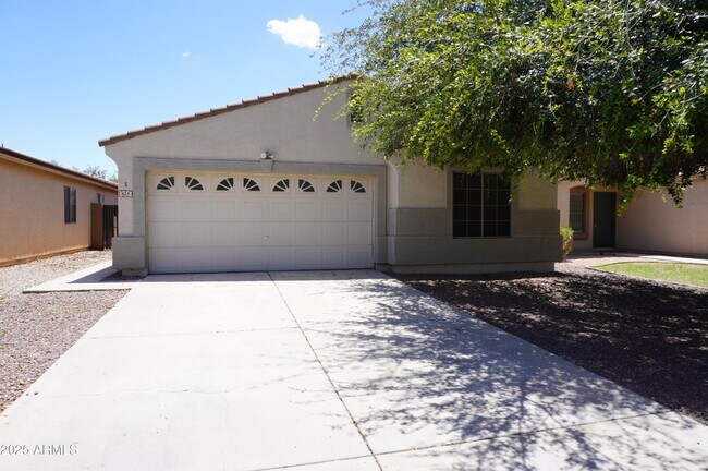 Building Photo - 825 E Lamonte St