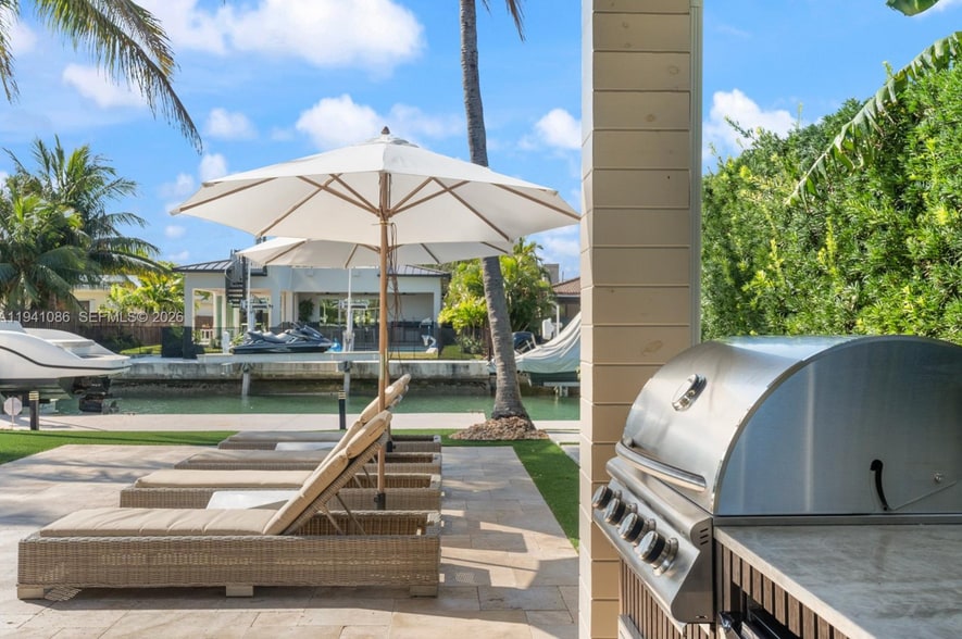 Building Photo - 7810 Hawthorne Ave