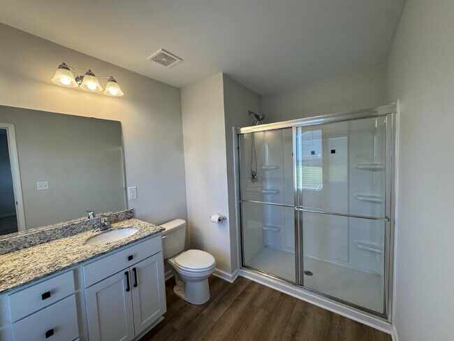 Building Photo - 4 bedroom home in Seneca