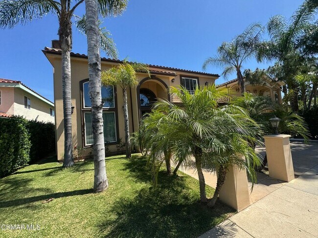 Building Photo - 4960 Chimineas Ave