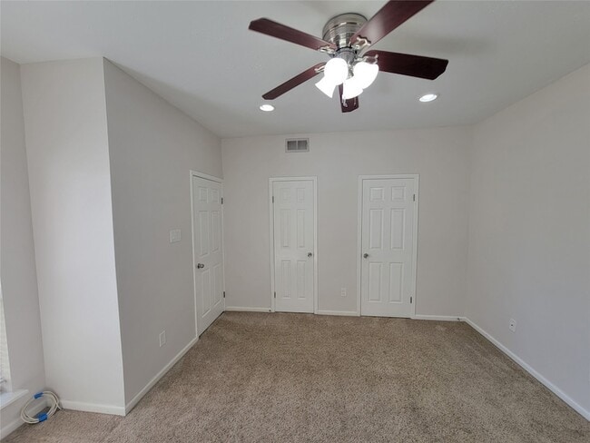 Building Photo - 2025 Augusta Dr