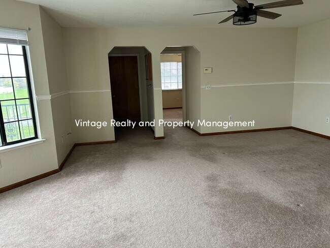 Building Photo - Available Soon!! Extra Big 5 Bedroom Country Home That You Have To See!!!