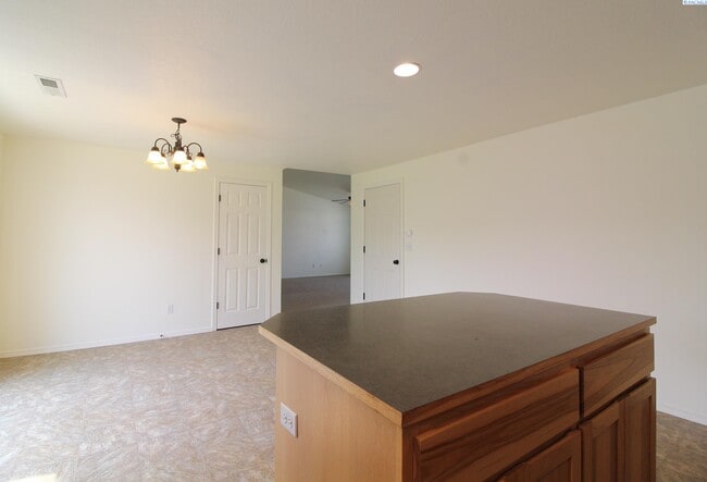 Building Photo - 3 bed, 2 bath home in Pasco