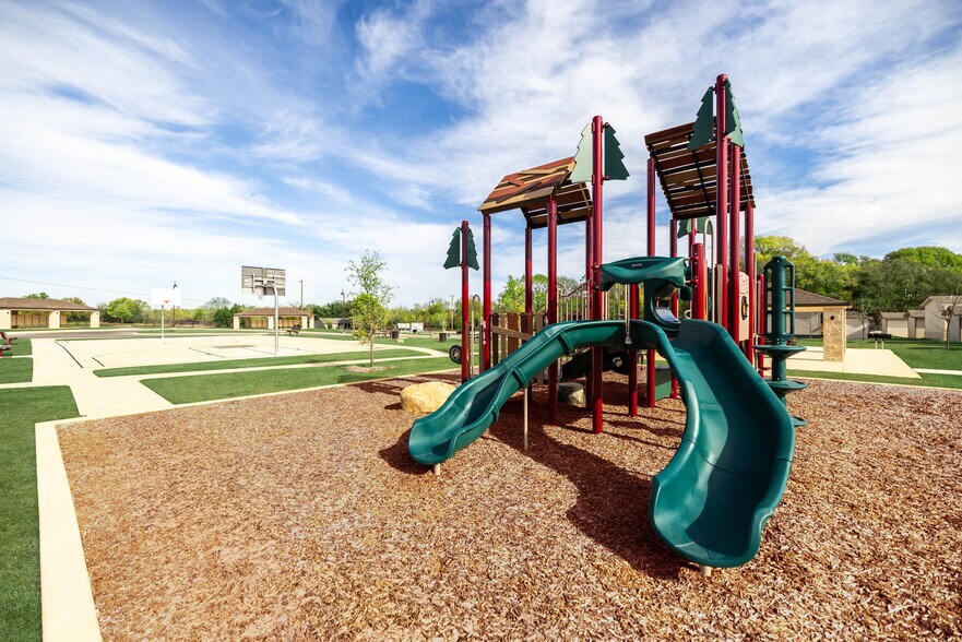 Playground - 1225 Orizaba
