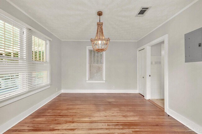 Building Photo - 1717 N 16th Ave