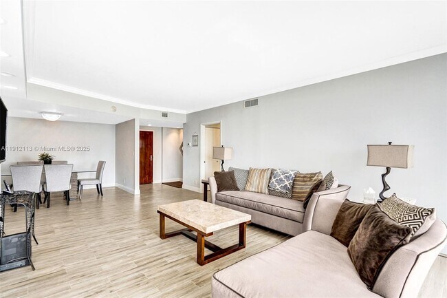 Building Photo - 3000 Island Blvd