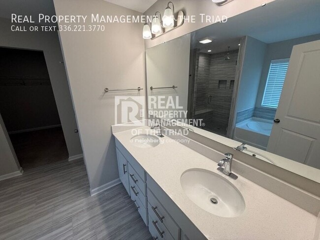Building Photo - 2385 Dukes Hollow Ct