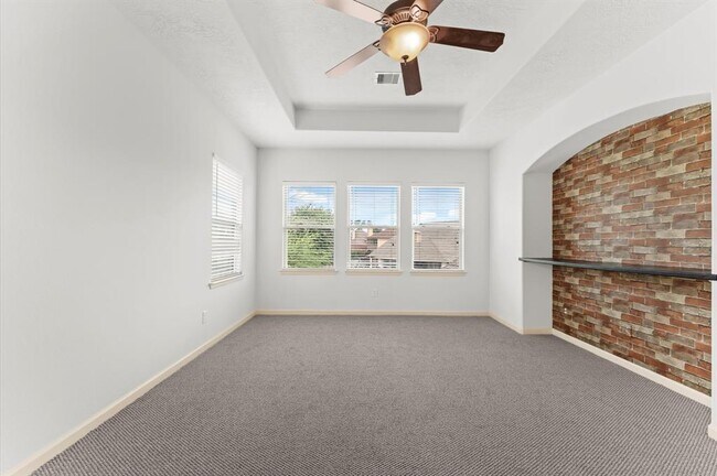 Building Photo - 3 N Beech Springs Cir