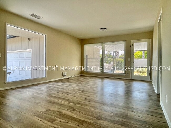 Building Photo - Charming 2-Bedroom Mesa Home with Ocean Vi...