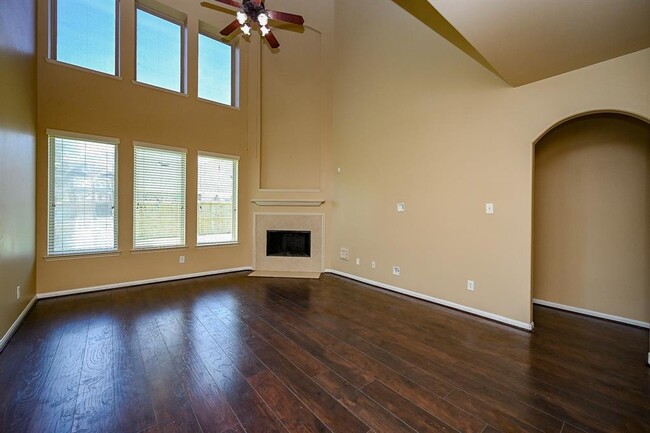 Building Photo - 7818 Iris Glen Ln