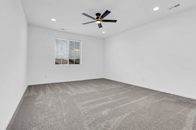 Building Photo - $3,325.00, 4 Beds, 2.5 Baths, Single Famil...